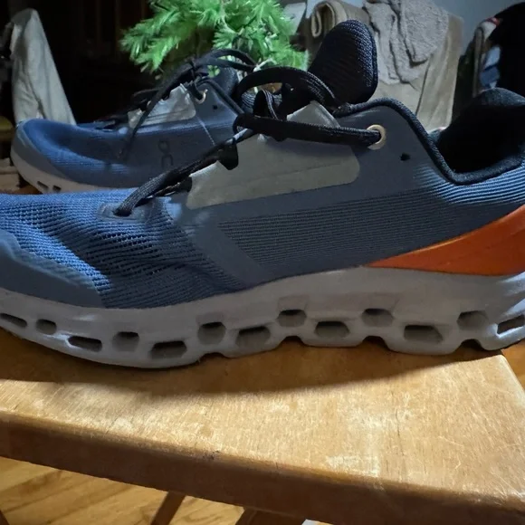 Men's Size 9 On Cloud Running Shoe - Picture 6 of 7